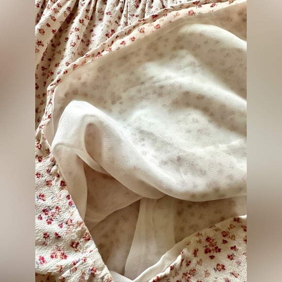 American Eagle floral romper 🌺 - Picture 11 of 15